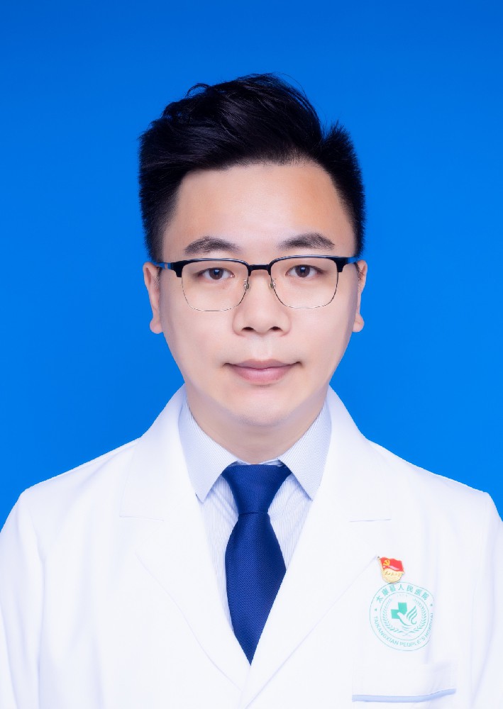 邱伟  胸外科  副主任医师